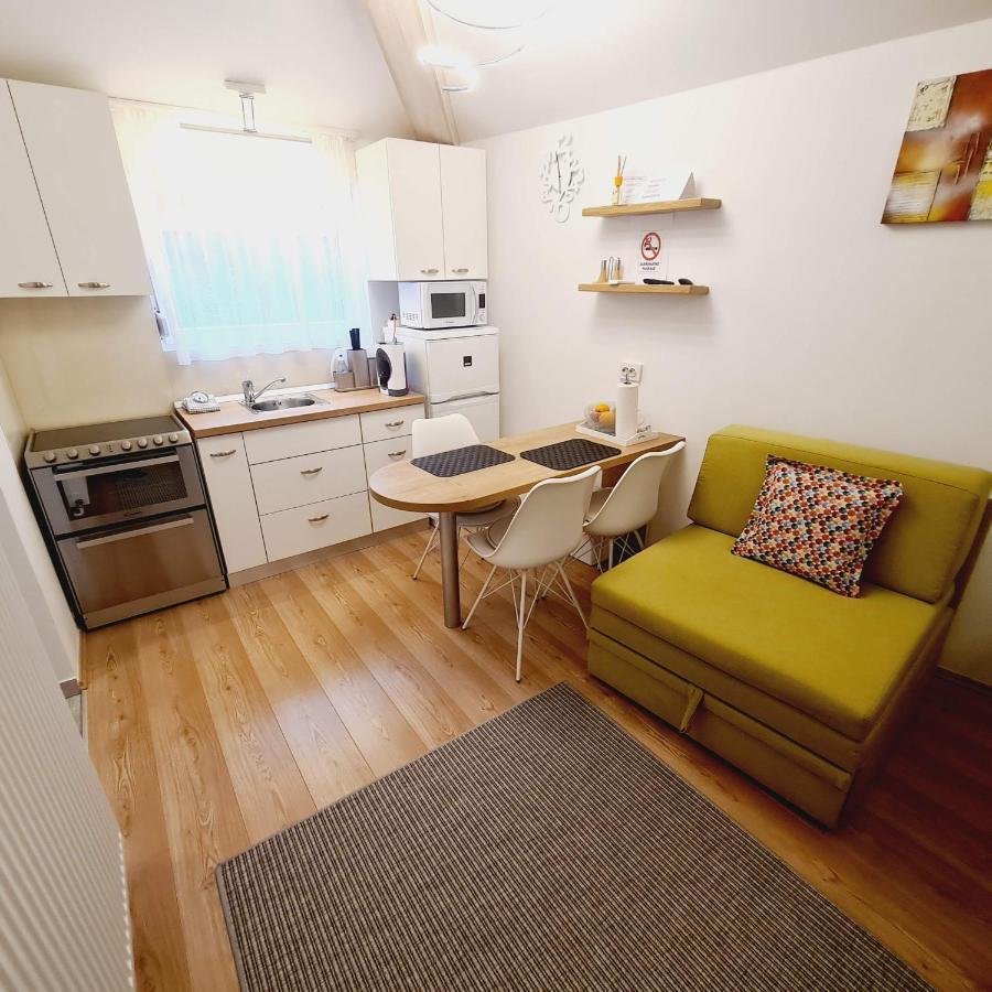 Cozy Tian In *