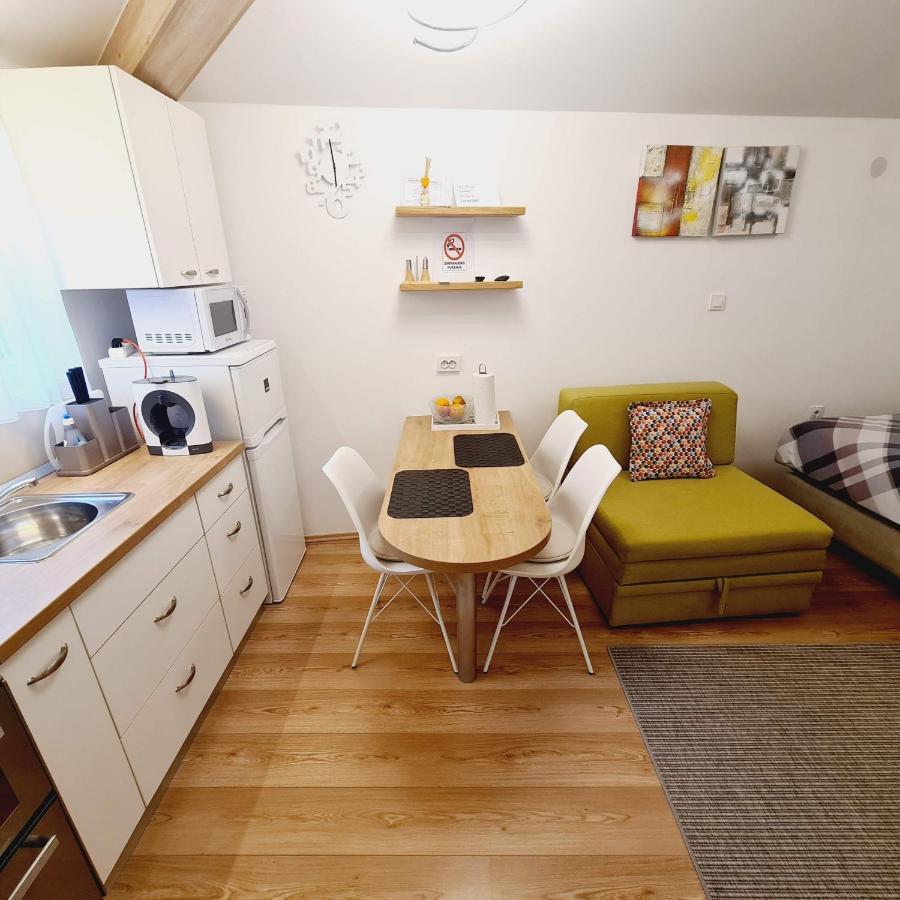 Cozy Tian In *