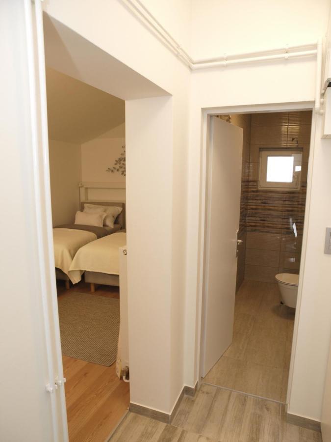 Cozy Tian In *